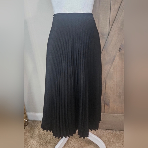 MIU MIU Black Plisse Pleated Crepe Midi. Size XS - Picture 3 of 14